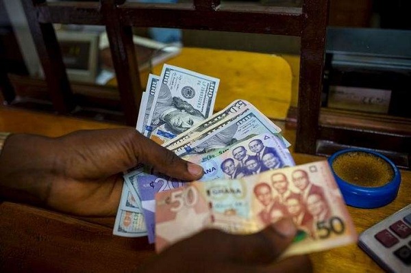Cedi Weakens to GHS 11.95 Against Dollar