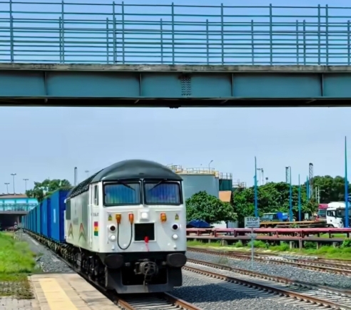 Ghana Acquires Two Locomotives and 20 Wagons for Tema-Mpakadan Rail