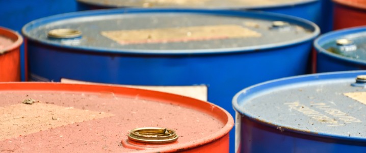 Oil Prices Fluctuate Amid Middle East Tensions and Russia-Ukraine Energy Deal